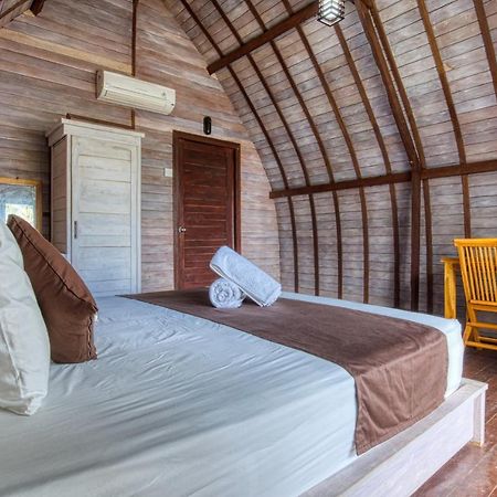 Megaland Bungalow Batununggul Екстериор снимка