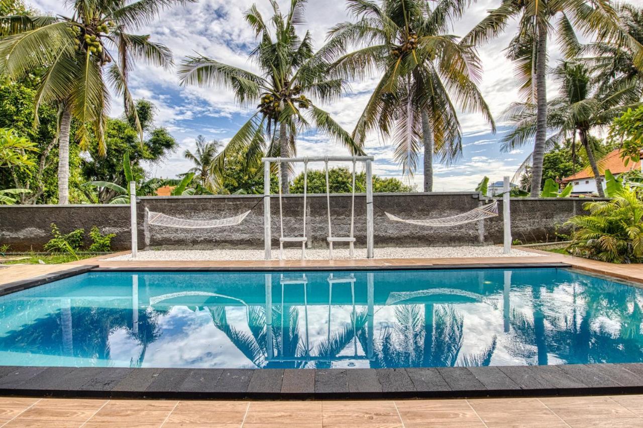 Megaland Bungalow Batununggul Екстериор снимка