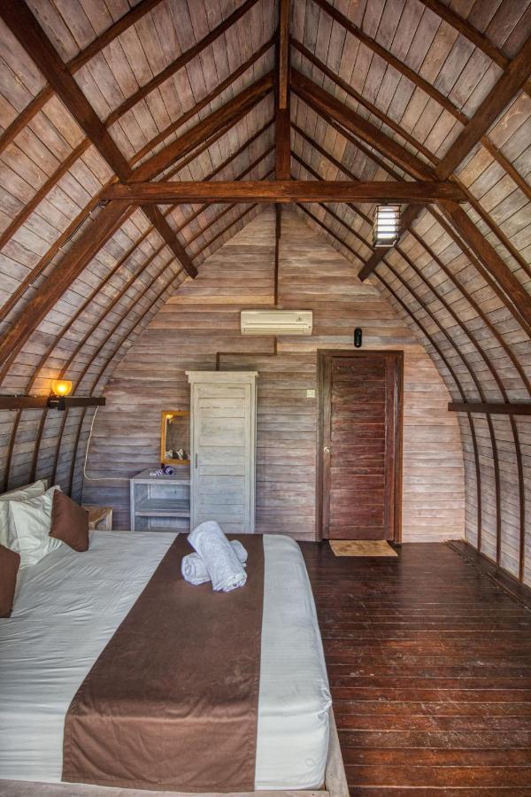 Megaland Bungalow Batununggul Екстериор снимка
